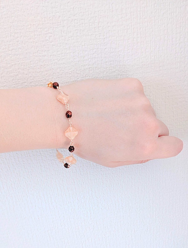 スクエアビーズのブレスレット