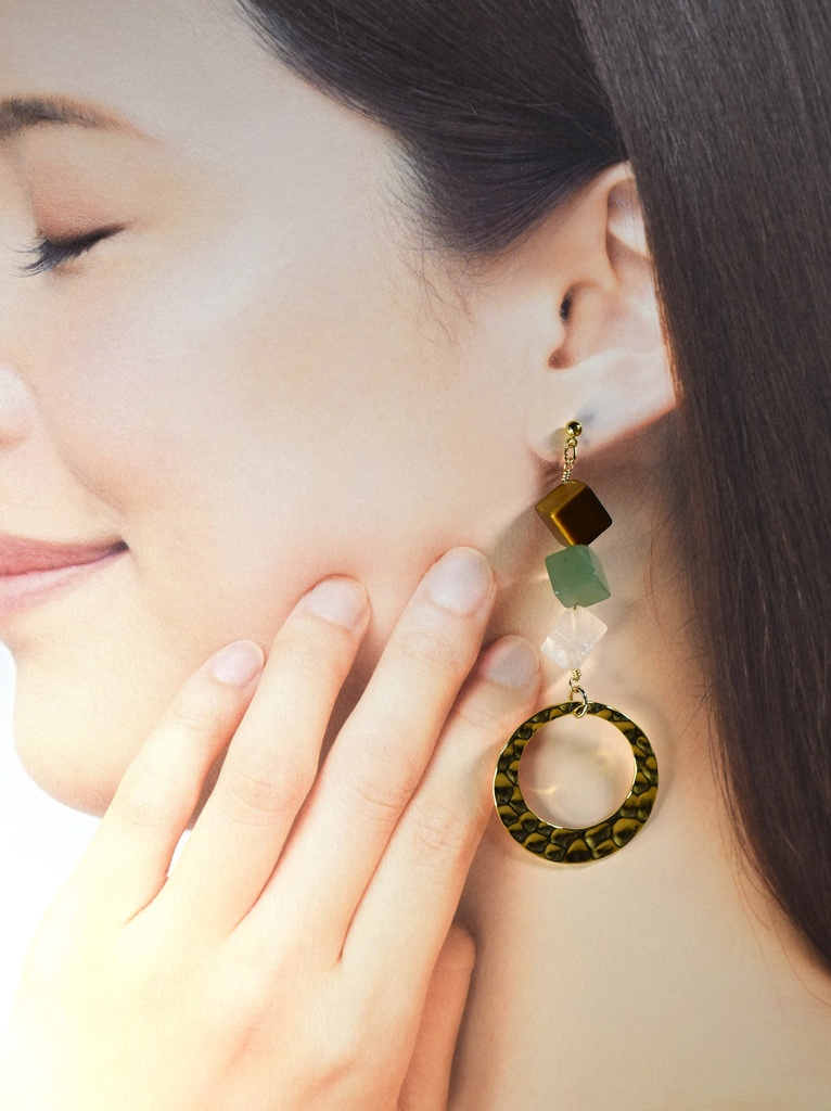 天然石キューブピアス