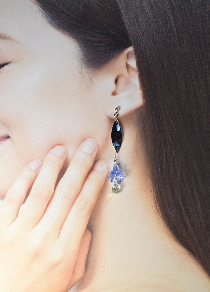 ブルーフラワーピアス1輪