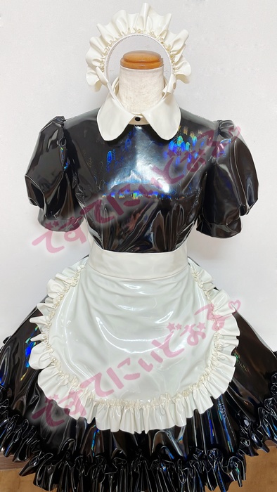 エナメルメイド服