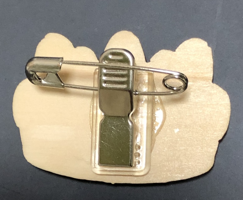 スターゲイジーパイ 木製バッジ