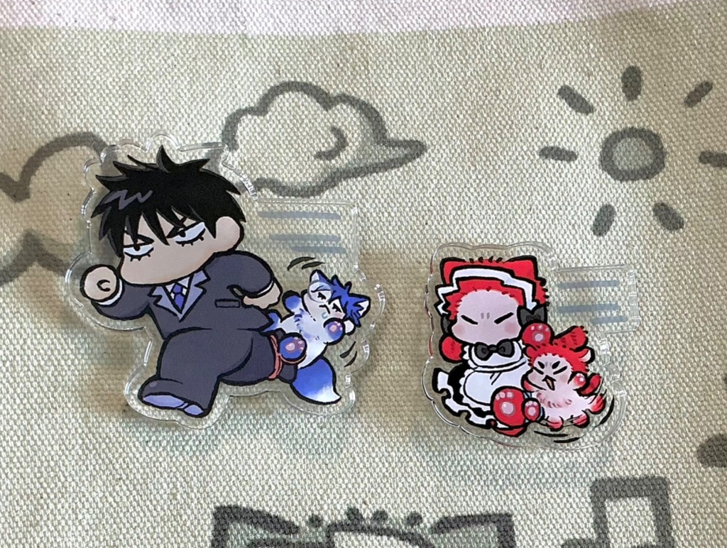 主とらべびるはアクリルピンバッジ