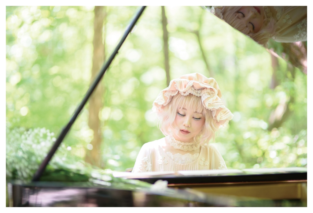 【レミリア・スカーレット写真集】双月の為の幻葬曲