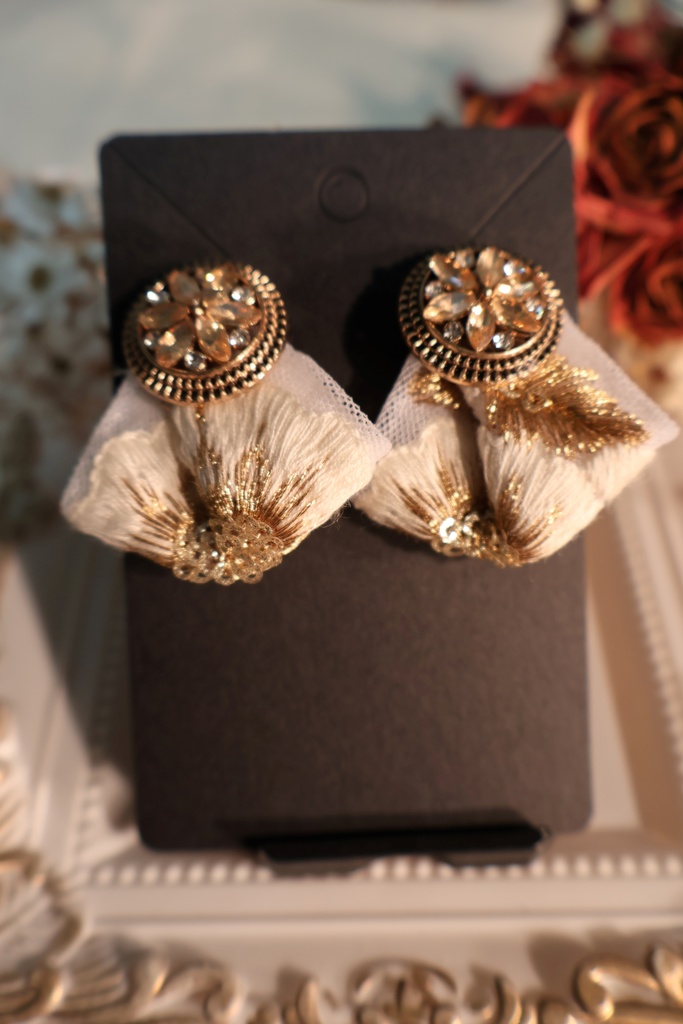 インド刺繡リボンのピアス