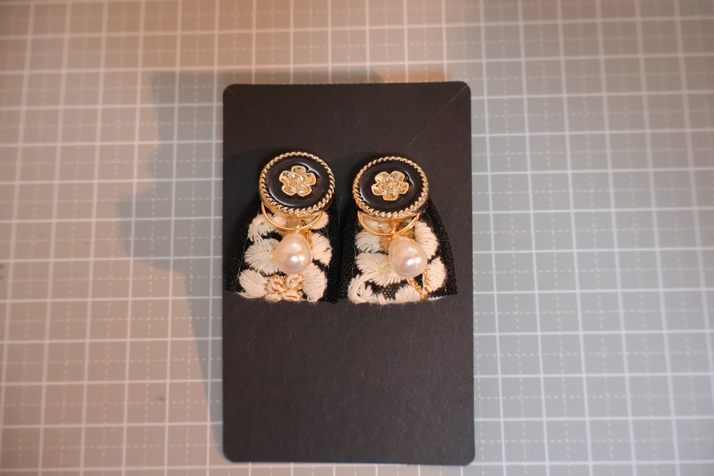 インド刺繡リボンのピアス