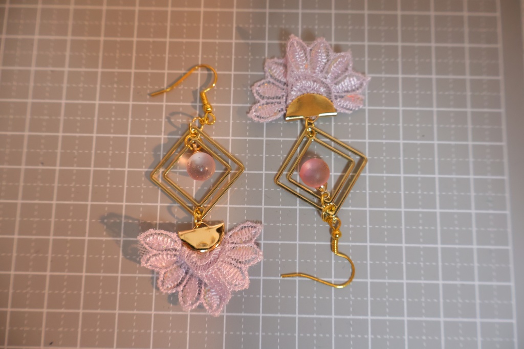 インド刺繡リボンのピアス