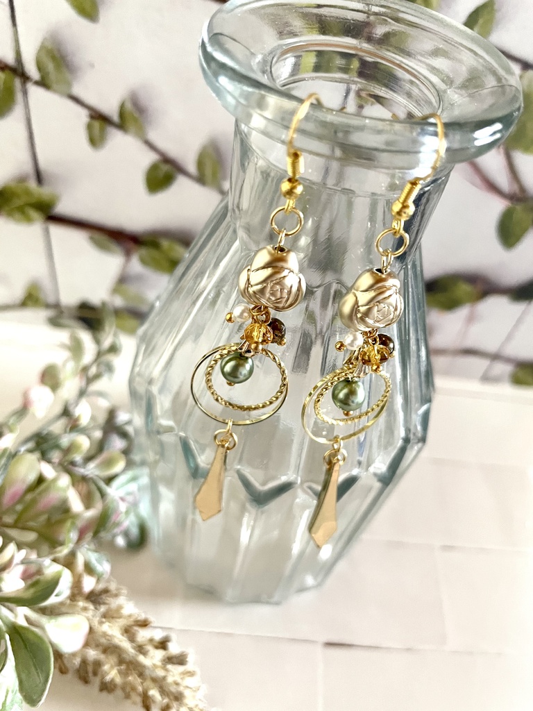 【非公式】オリバー・エバンス モチーフピアス