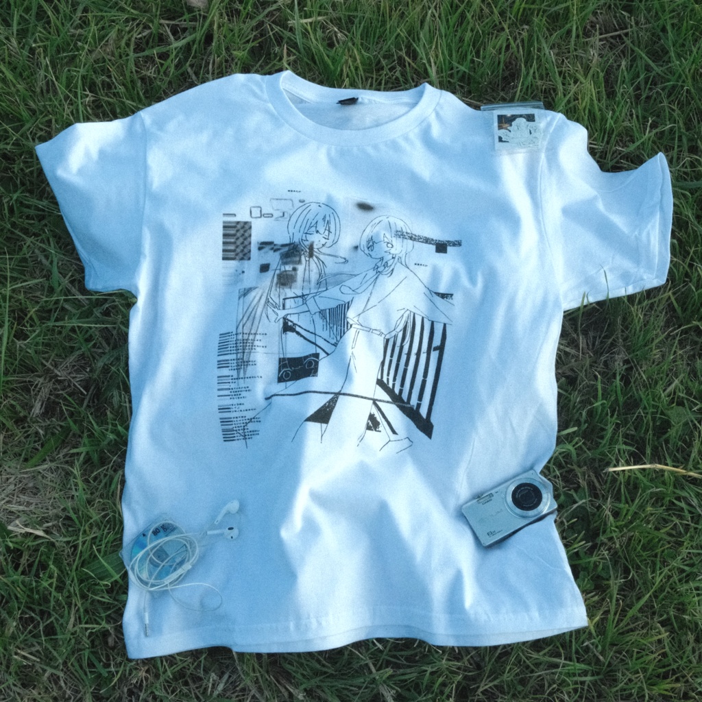 「幽霊みたい」Tシャツ【ホワイト/ブラック】