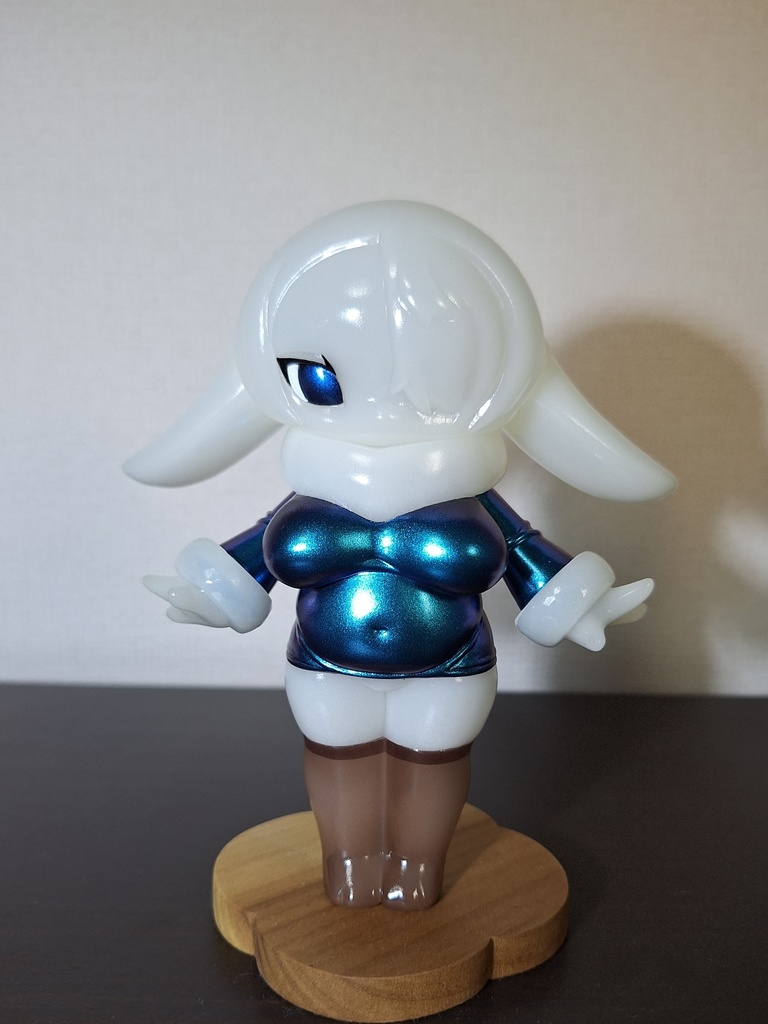 ロップイヤーれざんな　青蓄光