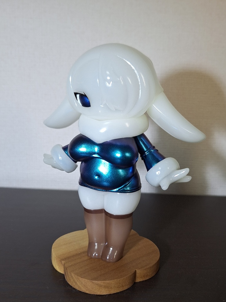 ロップイヤーれざんな 青蓄光