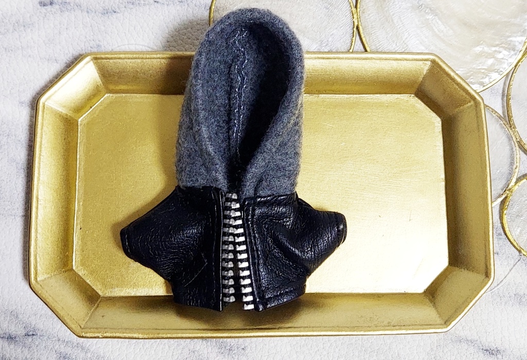 フード付きレザージャケット