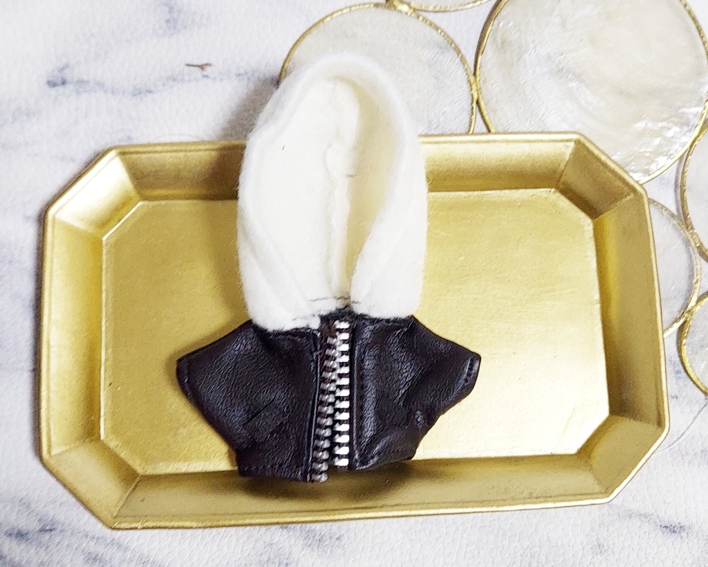 フード付きレザージャケット