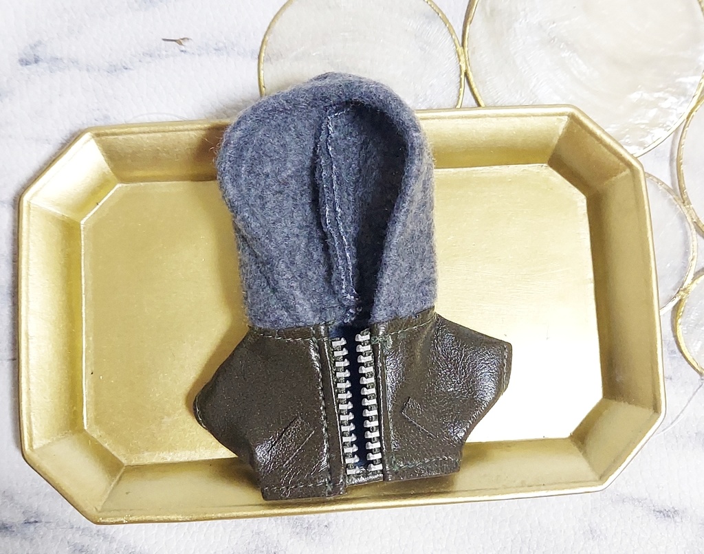 フード付きレザージャケット