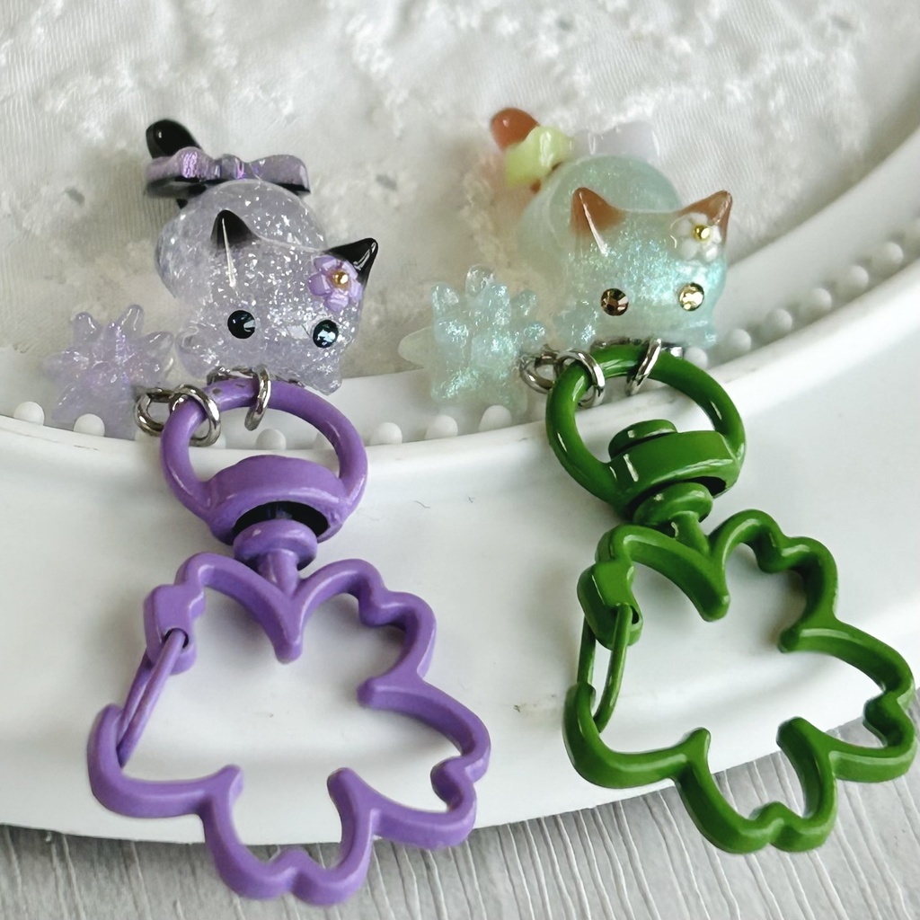 お花にゃんことこんぺいとうのキーホルダー