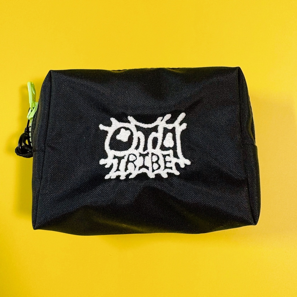 蓄光刺繍ポーチ