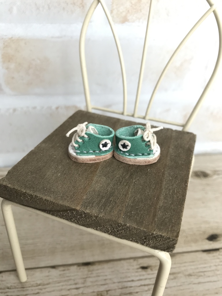 ねんどろいどどーるサイズ スニーカー