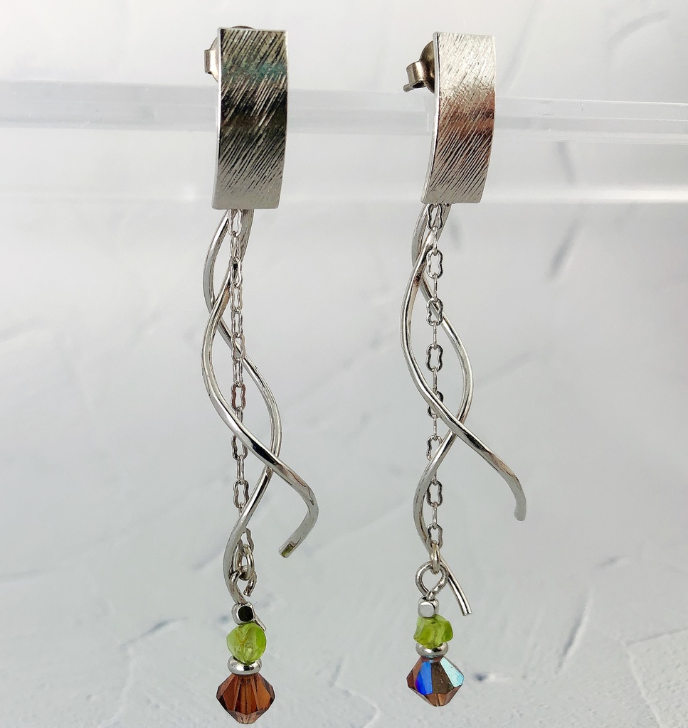 ティーリケイメージピアス