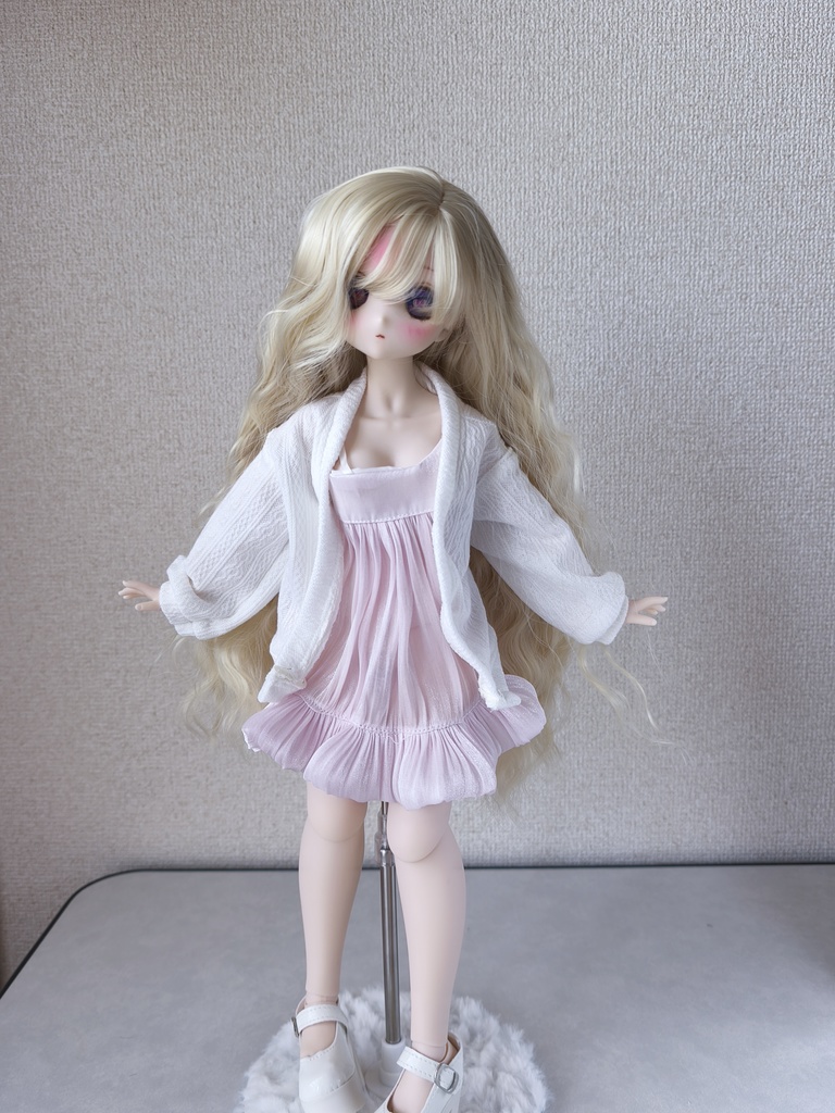 白いカーディガンとピンクのワンピースセット（MDD用L胸もち足）