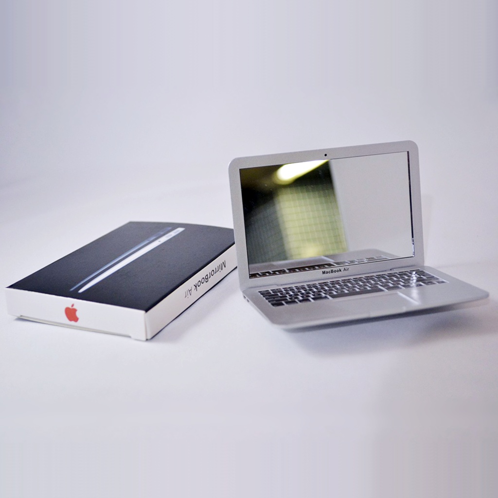 【送料無料】Macbook型ミラー(シルバー / ホワイト)【ノートPC型ミニチュア手鏡】