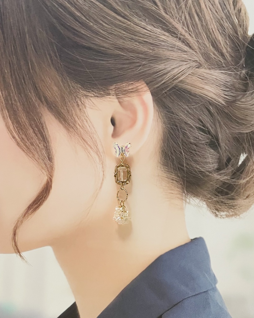 蝶々のピアス