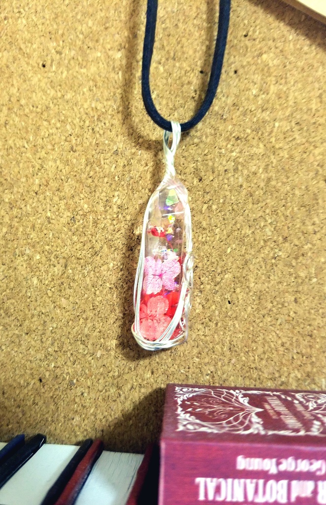 ハーバリウム風鉱石ネックレス