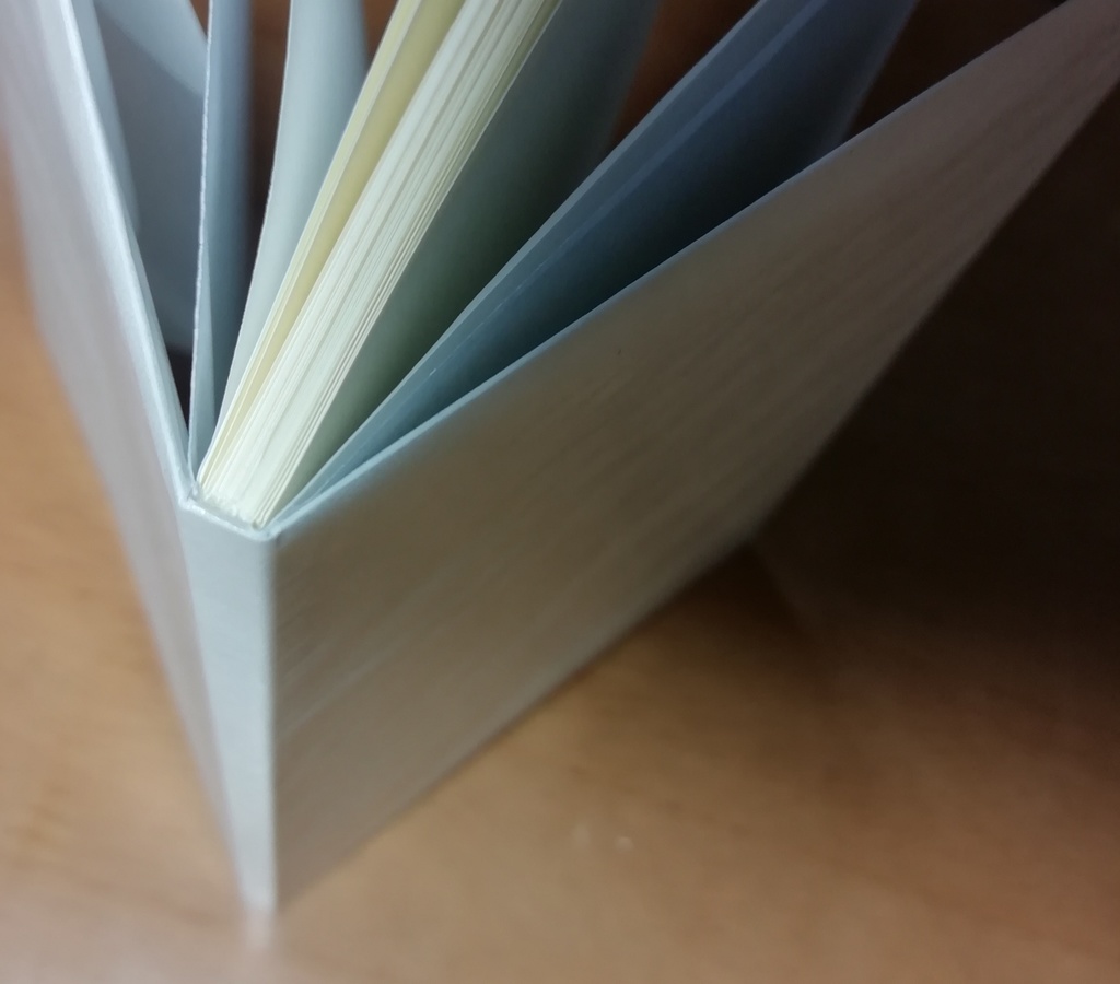 『はちがつのさかな』