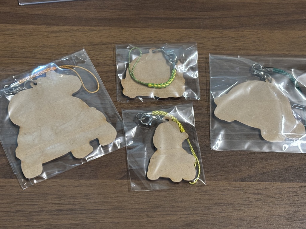 木製キーホルダー