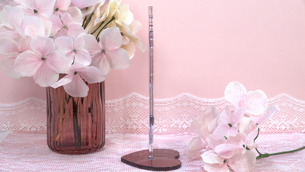 歌良りの1周年限定アクリルスタンド