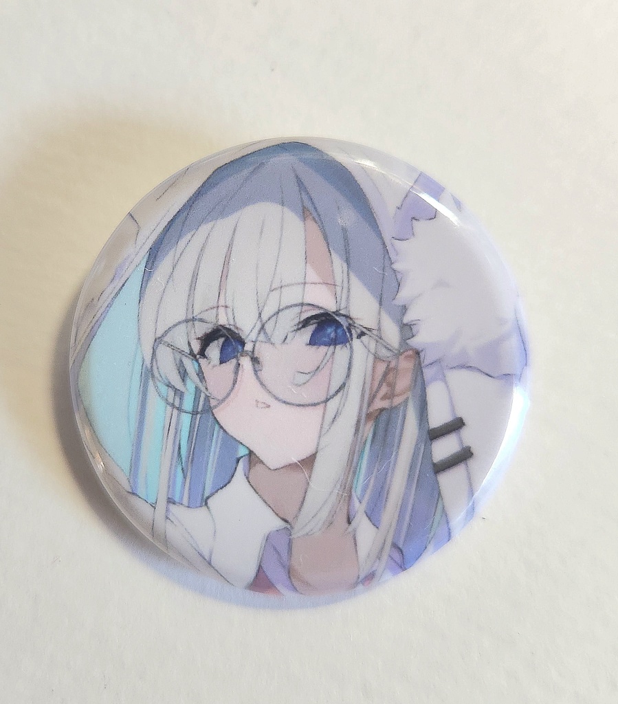 白パーカーちゃん 缶バッジ 32mm