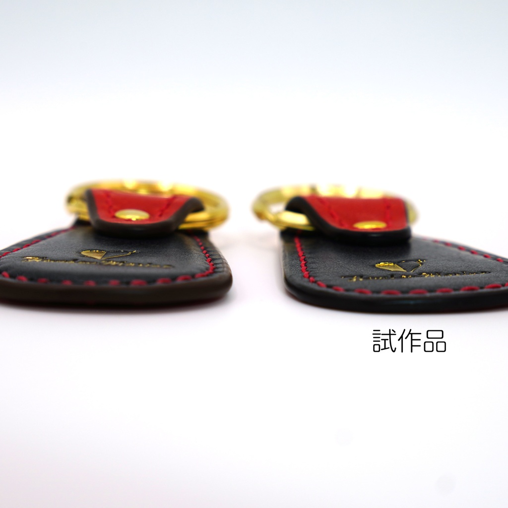 宝鐘マリン 本革 レザーキーホルダー