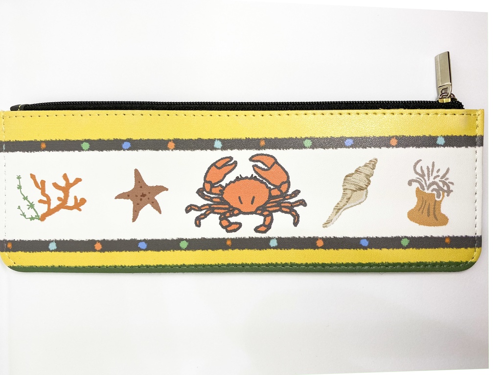フラットペンケース：カニとウツボと私