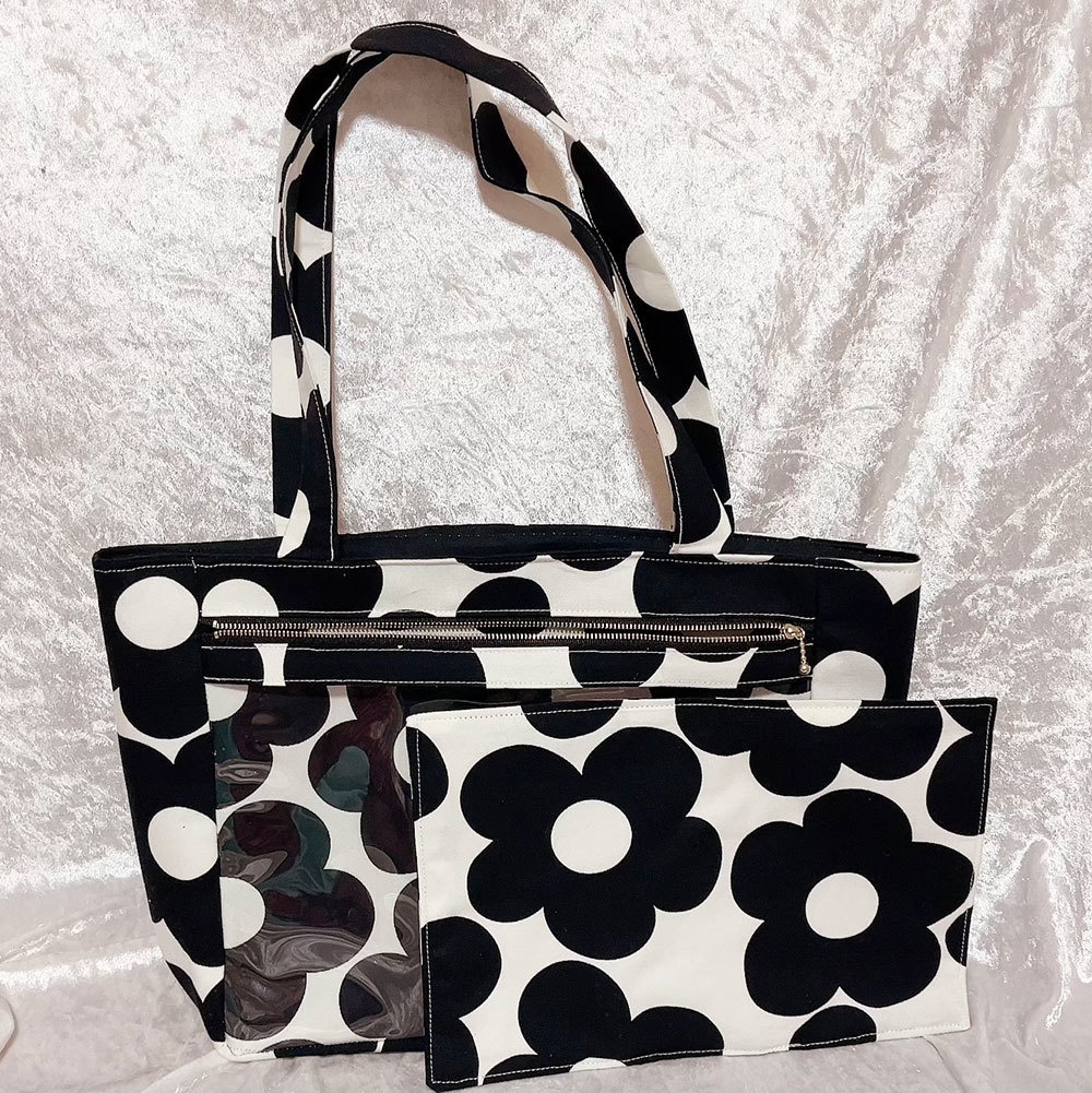 痛バッグトート 大きい花黒(在庫あり)
