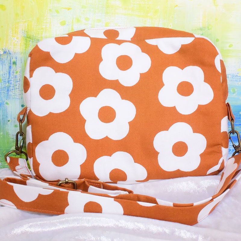 痛バッグショルダー 花とオレンジ