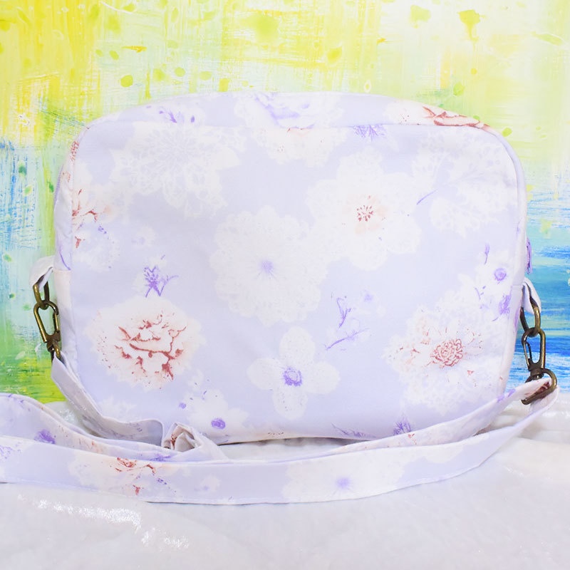 痛バッグショルダー 花とレース