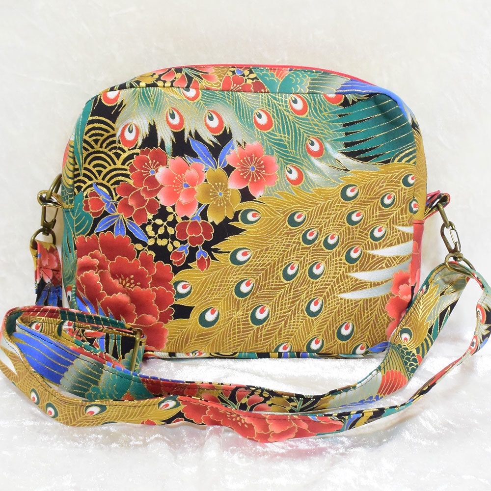 痛バッグショルダー 孔雀