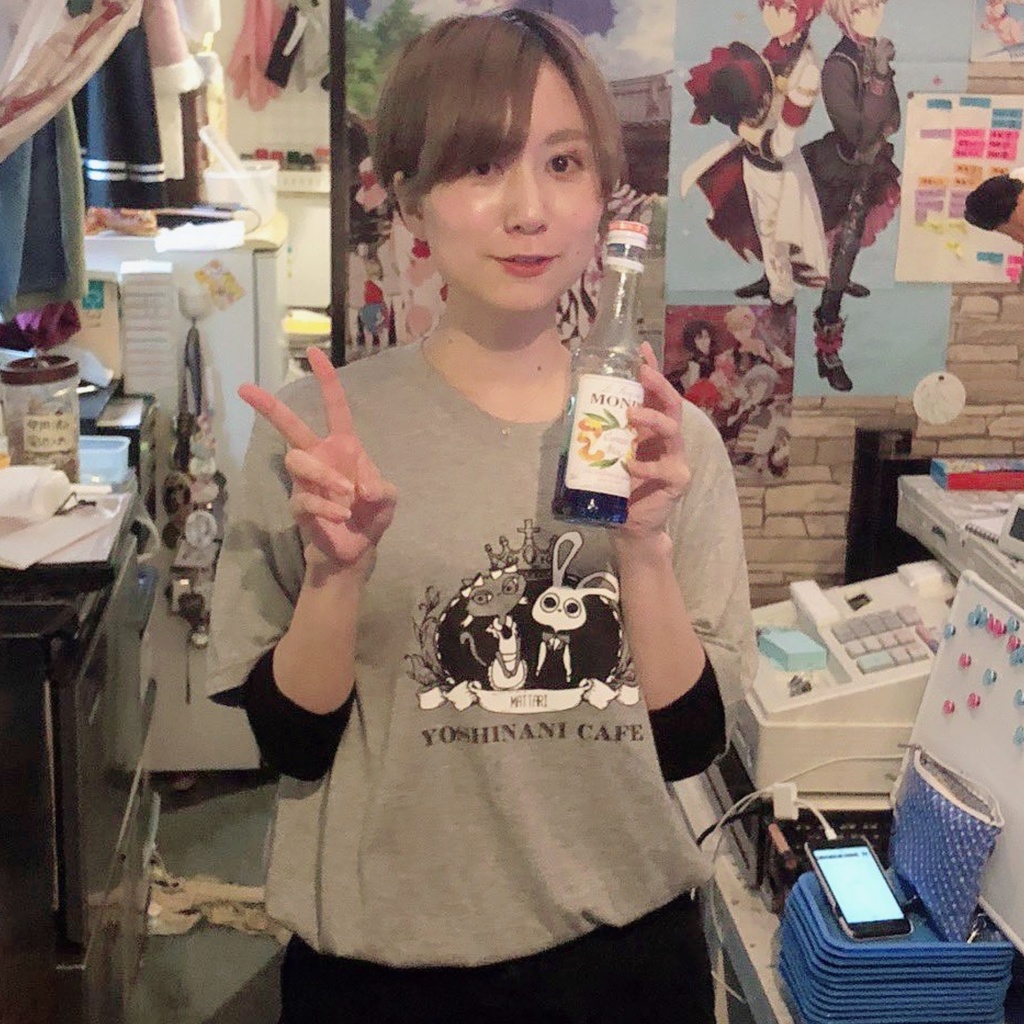 YOSHINANI Tシャツ