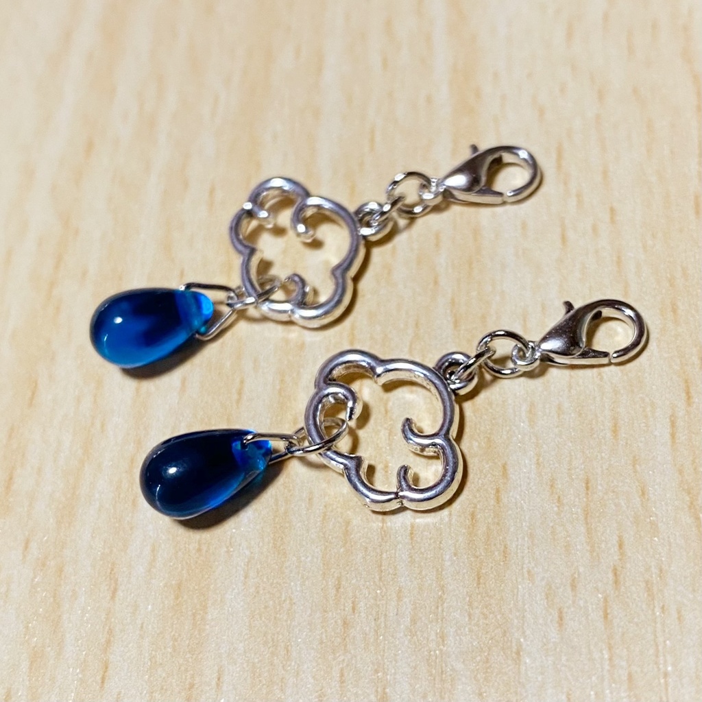 雲と魔晄色ドロップのチャーム