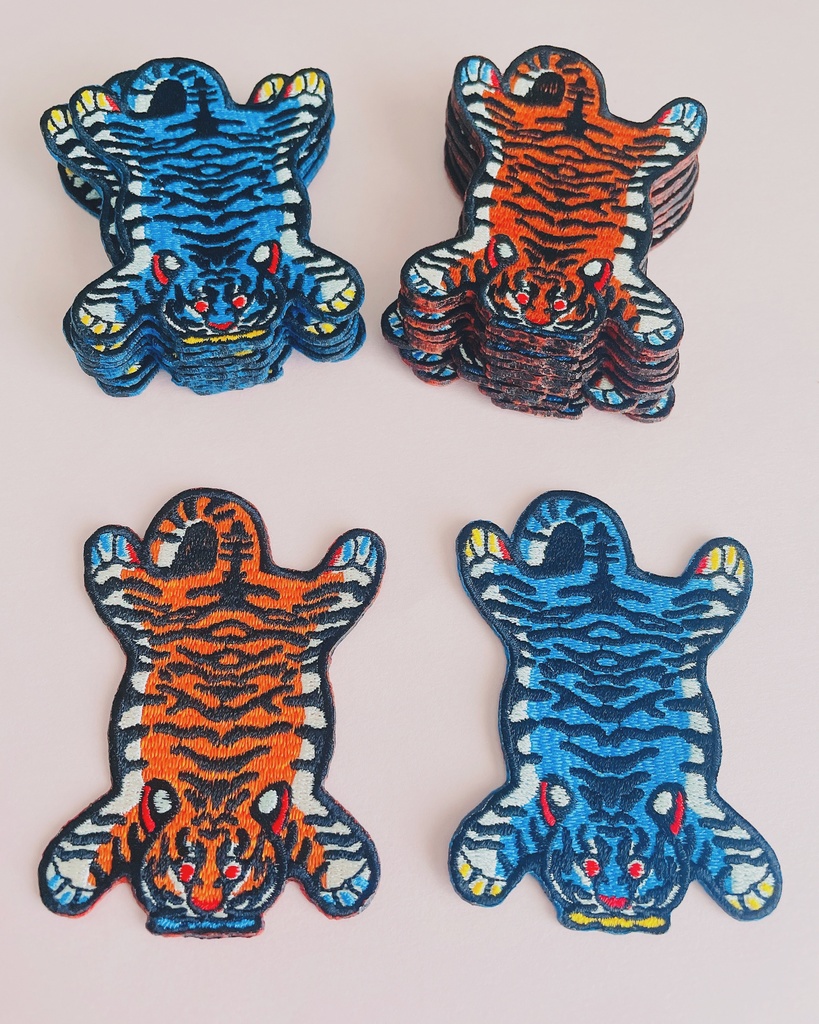虎敷物の刺繍ワッペン（アイロン接着）