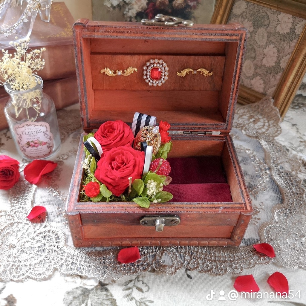 赤薔薇の宝石箱