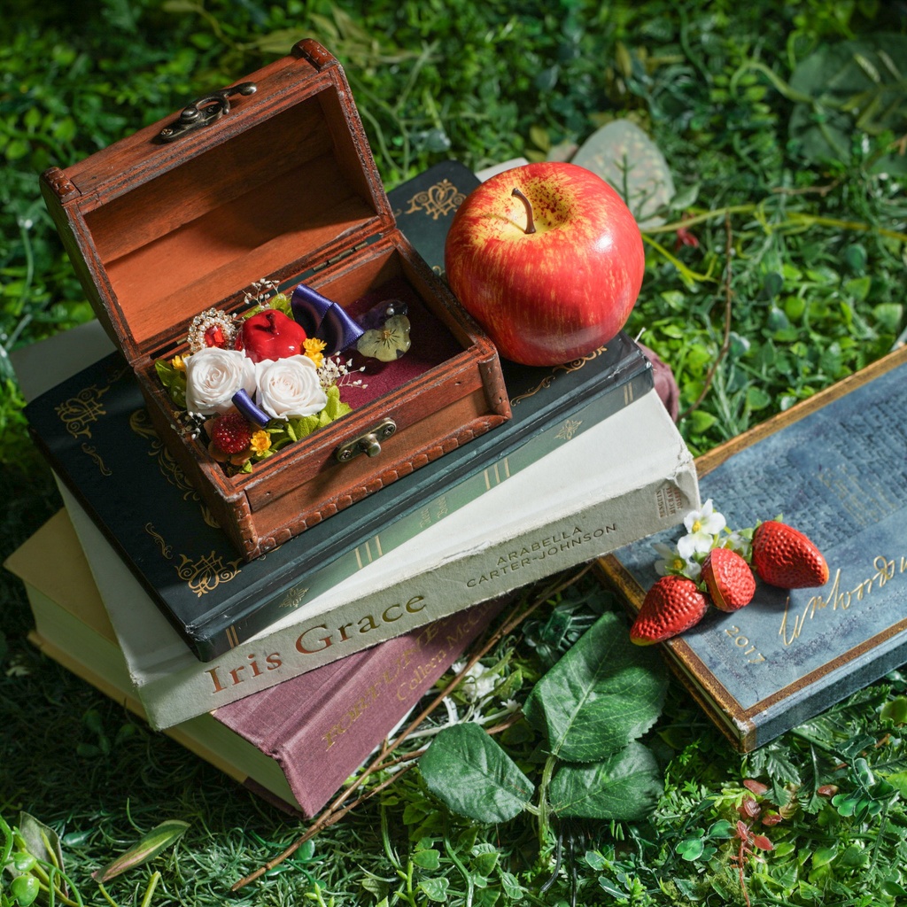 SOLD OUTリングケース💍〜Mサイズ〜白雪姫のGarden