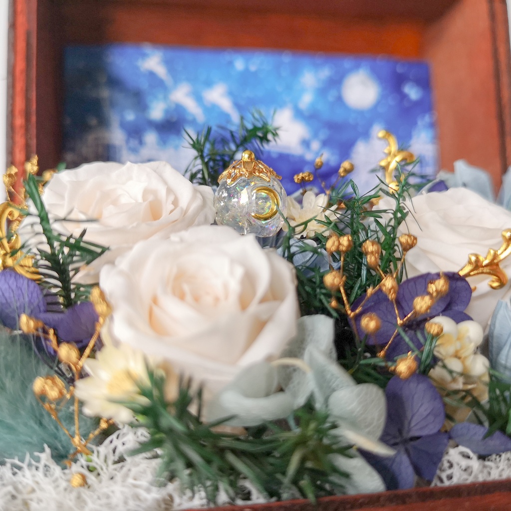 クリスマス限定 アンティークボックス入り フラワーアレンジメント