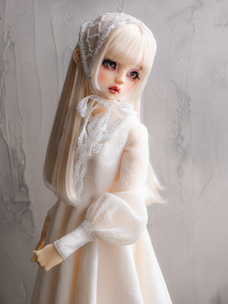 ビーズ刺繍のバブーシュカ