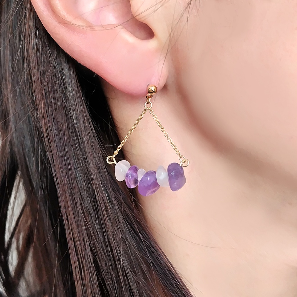 【18色から2色選べる】バイカラーさざれ石三角チェーンピアス【天然石】