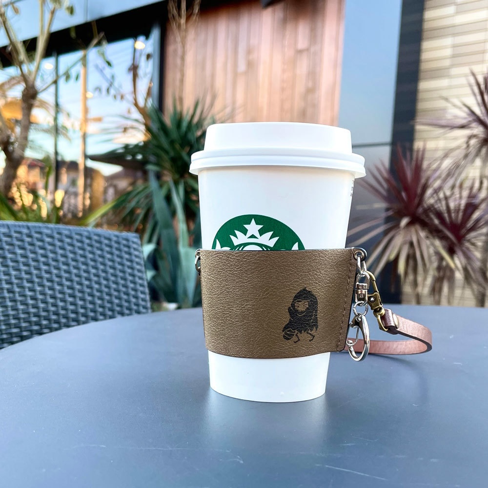 呪腕殿アクキー付きカップスリーブ