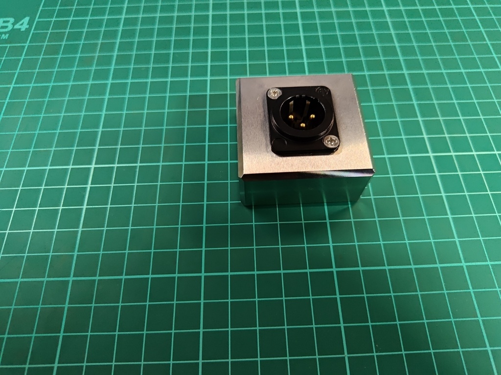 XLR はんだ付け用 スタンド(量産前試作品)