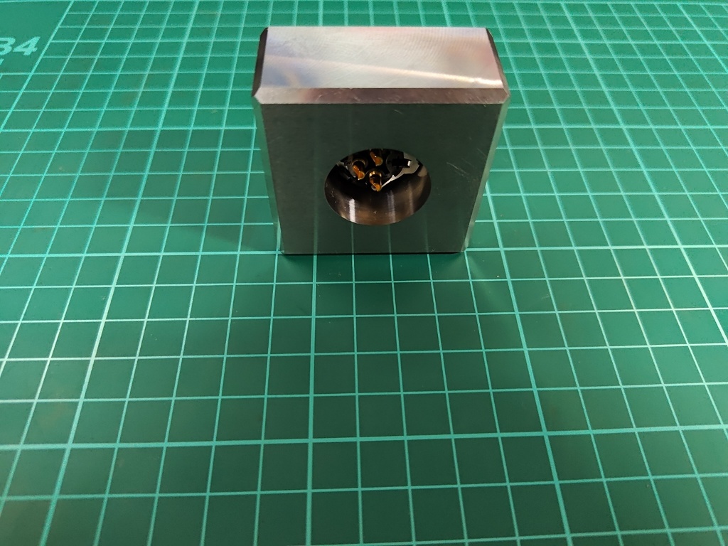 XLR はんだ付け用 スタンド(量産前試作品)