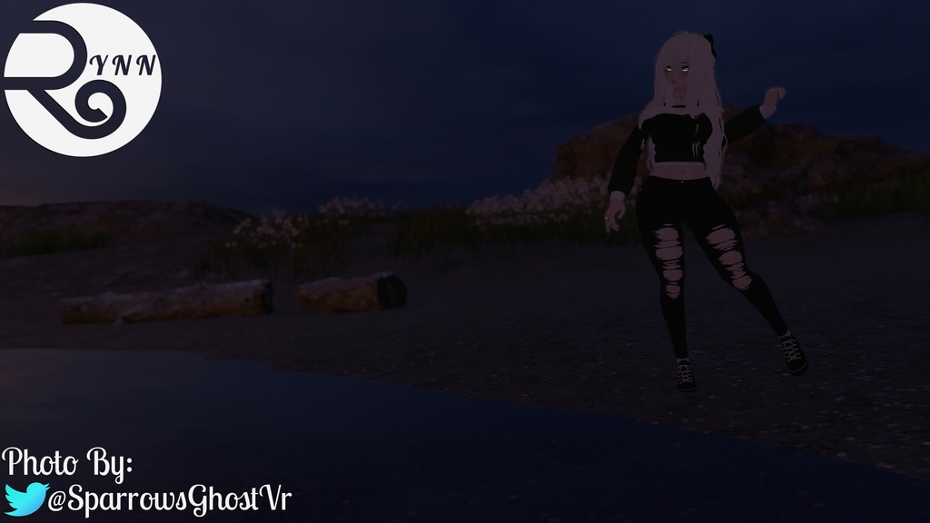 Julie | VRChat | (PC) (Quest)