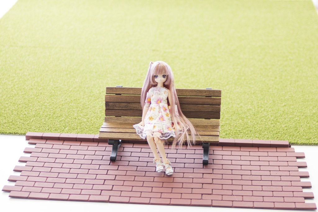 1/6 ドールサイズの「公園のレンガ道路」