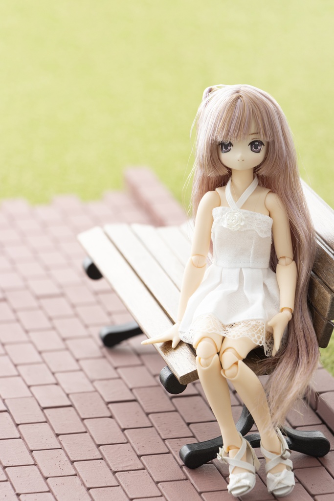 1/6 ドールサイズ「公園のベンチとレンガ道路」セット