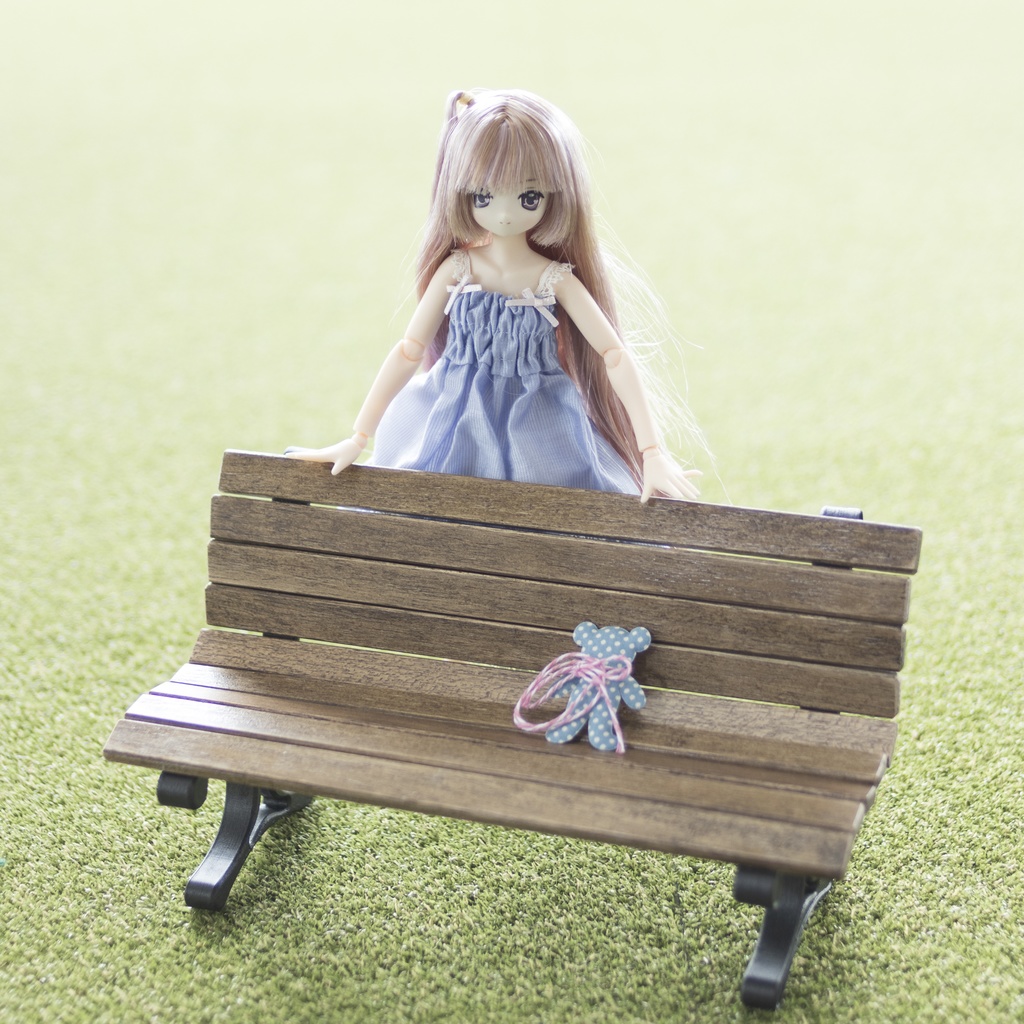 1/6 ドールサイズ「公園のベンチとレンガ道路」セット